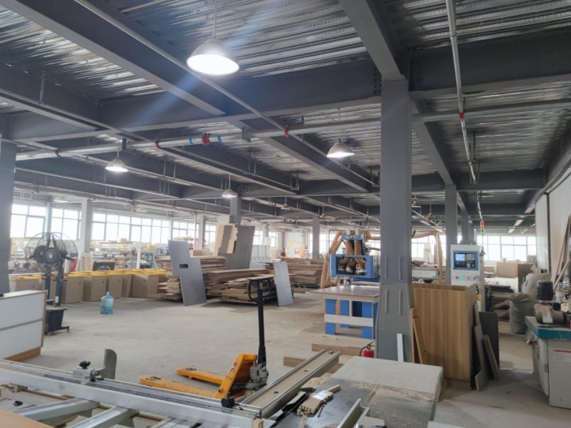 西安典致家具工廠監(jiān)控系統(tǒng)安裝中，感謝信任！