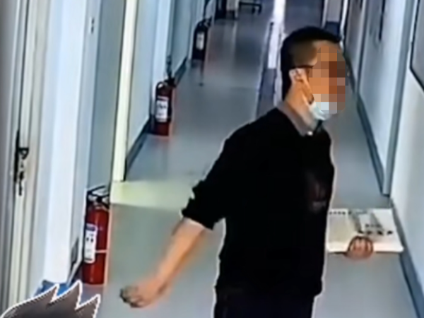 學(xué)校視頻監(jiān)控系統(tǒng)記錄下的他笑了，你呢？